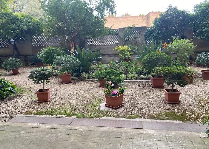 La Rosa Di One Big In San Giovanni רומא